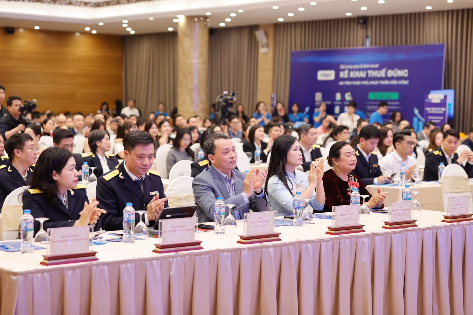 "Hội thảo trực tuyến về cải cách quản lý thuế cho hộ kinh doanh"