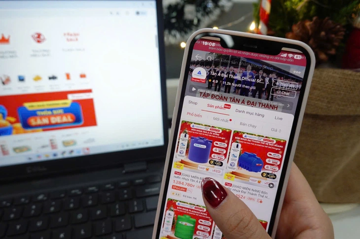 "Hình ảnh minh họa về kinh doanh online, bối cảnh đề xuất miễn hóa đơn"